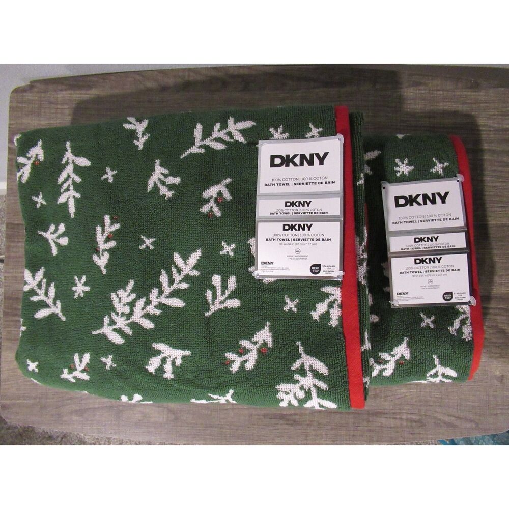 DKNY Reversible Festive Holiday Winter Holly Cotton Bath Towels Set of 2 NWT